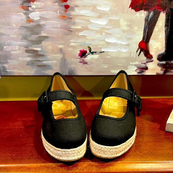 NEW Me Too Black Espadrille Mary Jane Shoes - Picture 1 of 10